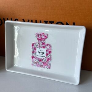 Beautiful Home Decor Entry Table Ceramic “Paris” Dish Plate NWT